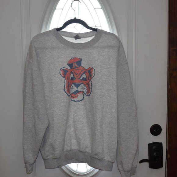 Gildan Tops - VINTAGE Aubie Ash Sweatshirt Unisex Size L